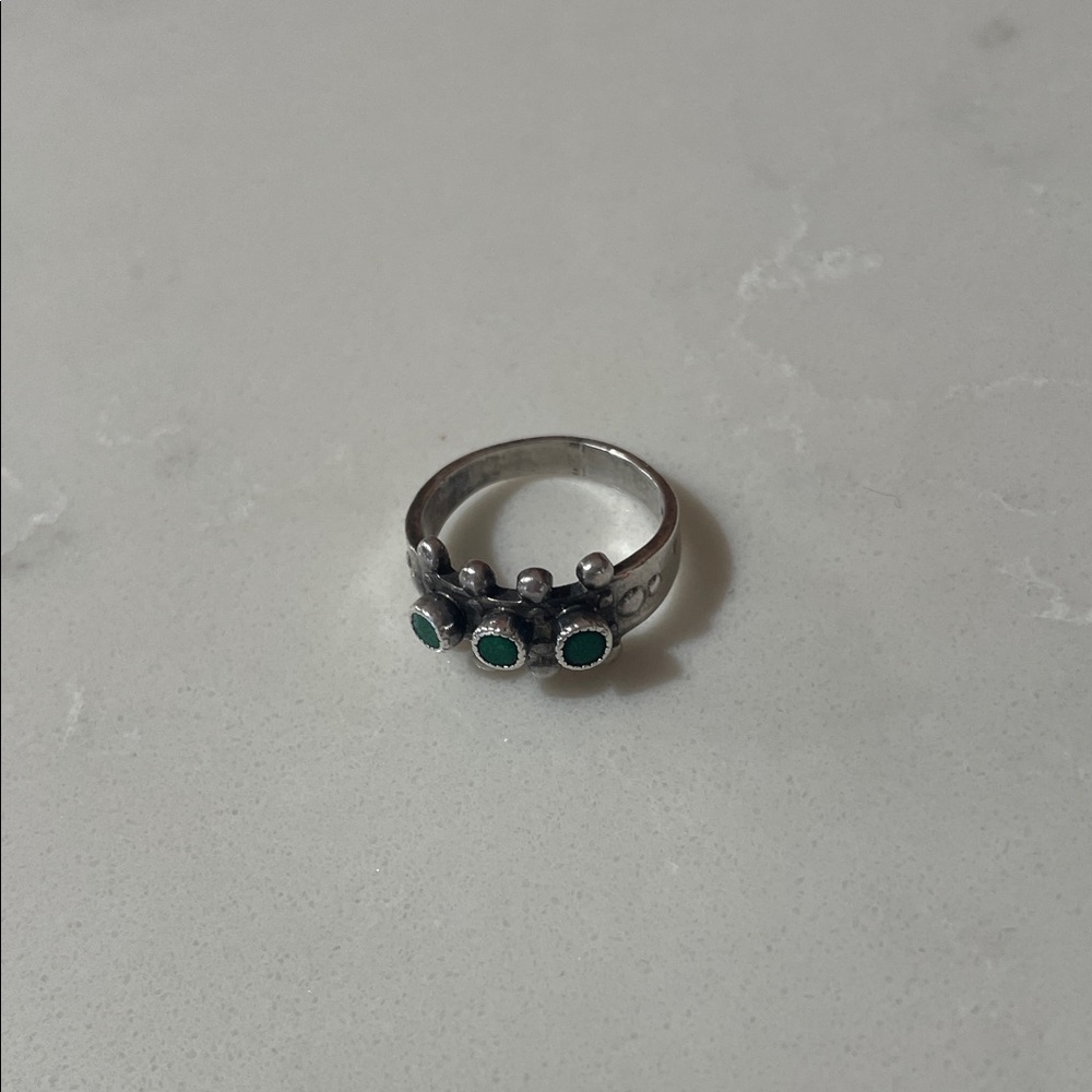 Elegant Silver and turquoise Ring